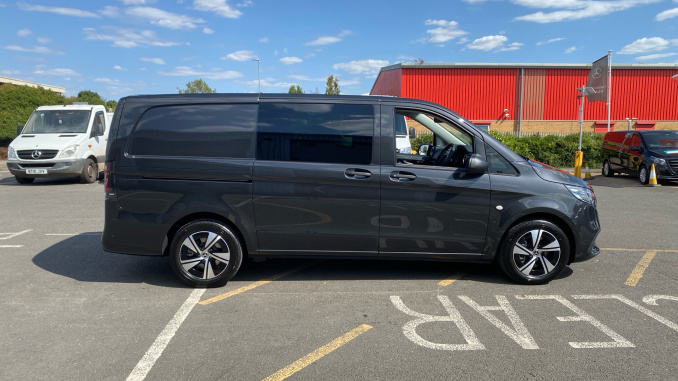 Mercedes-Benz Vito L2 Diesel Rwd 119CDI Select Crew Van 9G-Tronic - Image 8